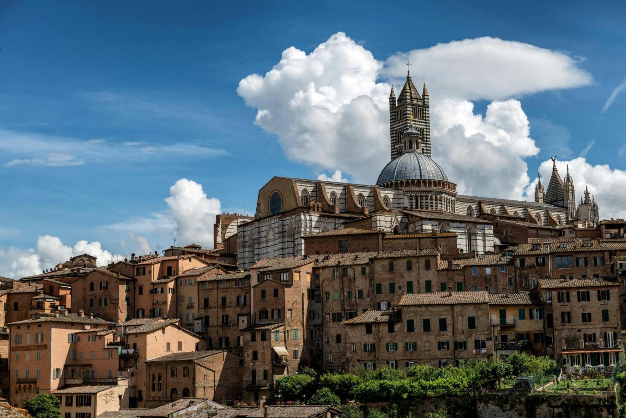 Asso Di Picche Apartamento Siena Exterior foto
